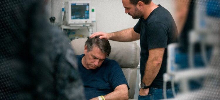 Jair Bolsonaro se encuentra actualmente internado por bronconeumonía.