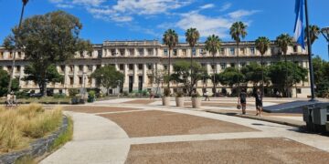 La decisión en la necesidad de garantizar el efectivo acceso de justicia a los vecinos de los barrios Ituzaingó, Ituzaingó Anexo, Ecotierra 1 y Ecotierra 2.