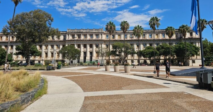 La decisión en la necesidad de garantizar el efectivo acceso de justicia a los vecinos de los barrios Ituzaingó, Ituzaingó Anexo, Ecotierra 1 y Ecotierra 2.