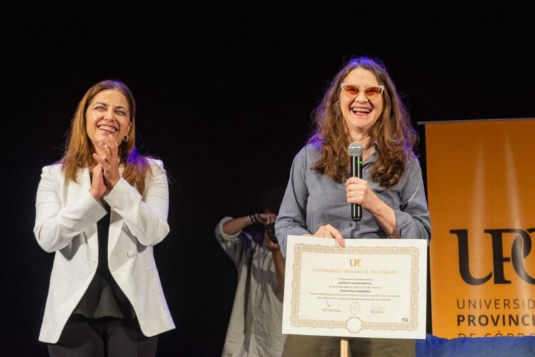 Lucrecia Martel fue distinguida como Profesora Honoraria de la Universidad Provincial de Córdoba La rectora Julia Oliva Cúneo entregó a Lucrecia Martel el título de Profesora Honoraria de la Universidad Provincial de Córdoba.