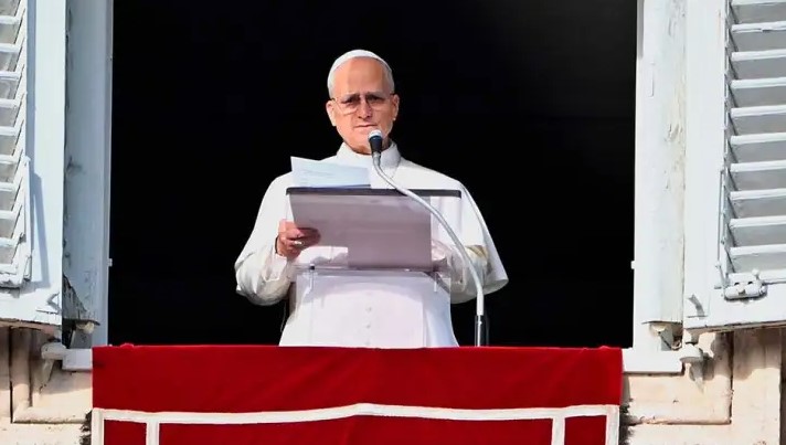 León XIV exigió erradicar la violencia de género y frenar la guerra León XIV llamó a silenciar las armas y reconoció la igual dignidad entre hombres y mujeres ante miles de fieles en San Pedro.