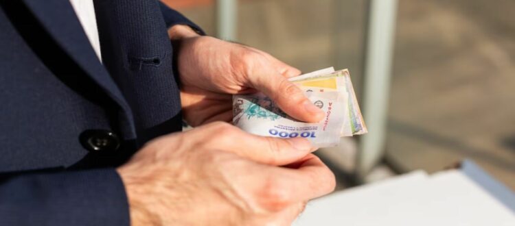 Salarios formales acumulan meses corriendo detrás de precios.