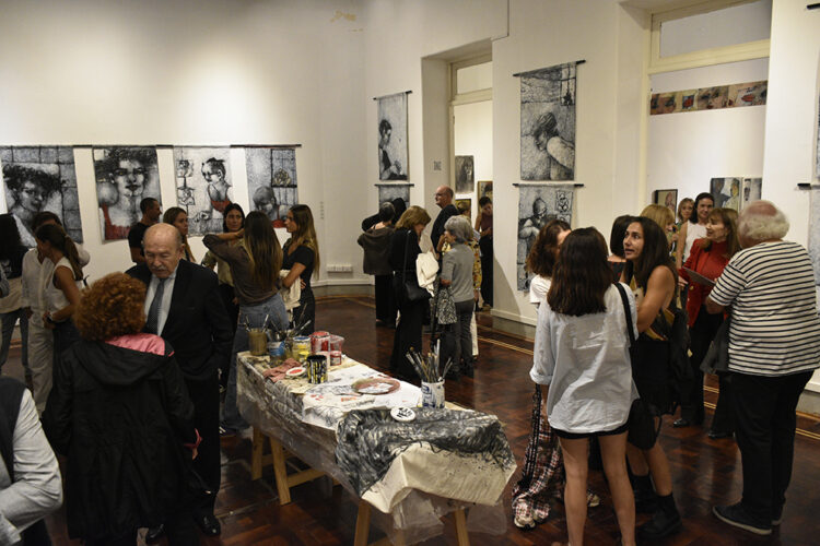 El Museo de las Mujeres inauguró su temporada 2026 con una serie de exposiciones que combinan arte contemporáneo, memoria histórica y militancia femenina en el marco del Mes de la Mujer.