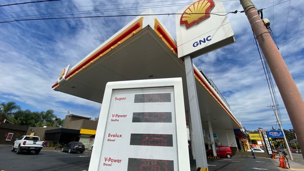 Nuevo aumento de combustibles en Córdoba: la nafta súper ya cuesta más de $2.000 Nuevo aumento de combustibles en Córdoba: la nafta súper ya cuesta más de $2.000