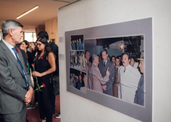 Passerini homenajeó a municipales desaparecidos en el Palacio 6 de Julio