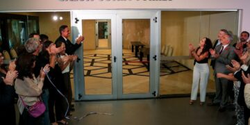 Llaryora homenajeó a Sonia Torres y bautizaron con su nombre una sala en el Centro Cívico Reconocimiento a Sonia Torres en el Centro Cívico.