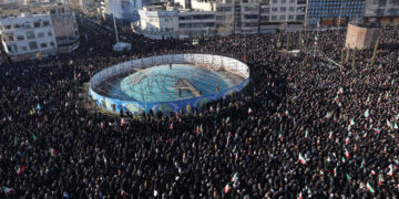 Irán se prepara para una larga guerra, Israel ataca Líbano y crece la tensión entre potencias Irán se prepara para una larga guerra, Israel ataca Líbano y crece la tensión entre potencias