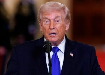 Trump busca influir en la elección del nuevo líder de Irán mientras la tensión bélica crece