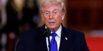 Trump busca influir en la elección del nuevo líder de Irán mientras la tensión bélica crece