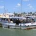La embarcación, un barco atunero apodado "Granma 2.0", rinde homenaje al yate que transportó a los revolucionarios liderados por Fidel Castro en 1956 para iniciar la lucha contra la dictadura de Fulgencio Batista.