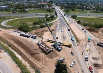 Comienzan los desvíos nocturnos por el montaje de vigas en el altonivel en Vélez Sarsfield
