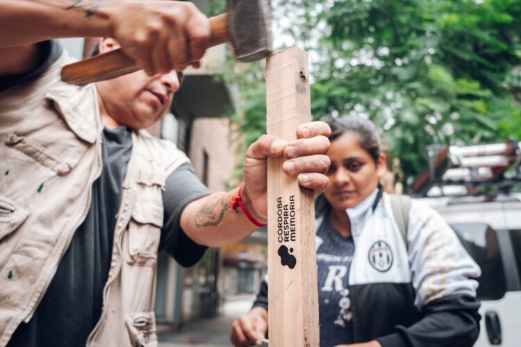 Córdoba plantará 30 mil árboles nativos para recordar a las víctimas de la dictadura La Municipalidad impulsa la plantación de 30 mil árboles nativos en distintos barrios de Córdoba como homenaje a las víctimas de la última dictadura y para fortalecer el arbolado urbano.