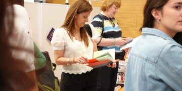 Convocan a editoriales locales para sumar libros literarios a escuelas