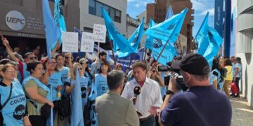 Docentes cordobeses se movilizan en medio de un paro de 48 horas