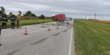 Murió un hombre tras chocar contra un camión en la ruta provincial 6