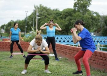 La Municipalidad lanzó las Clases de Gimnasia Familiar en nueve espacios públicos