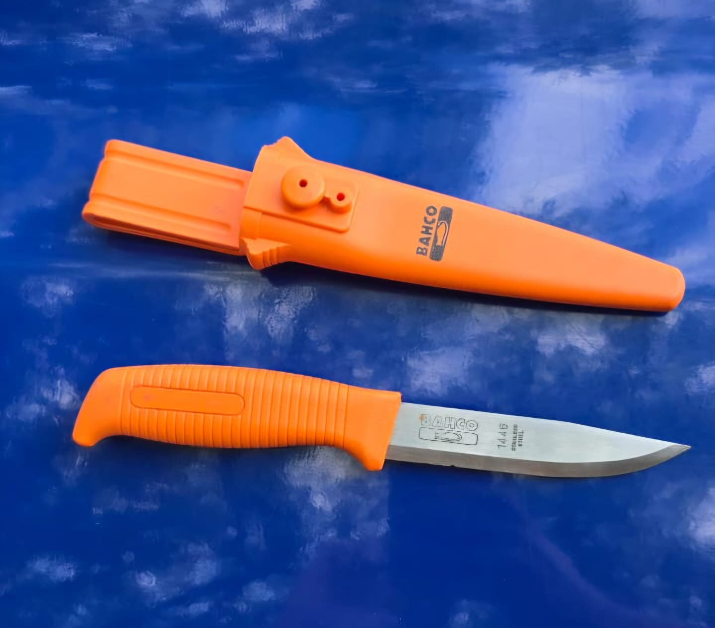 Una discusión por un auto mal estacionado terminó con un vecino apuñalado y un detenido