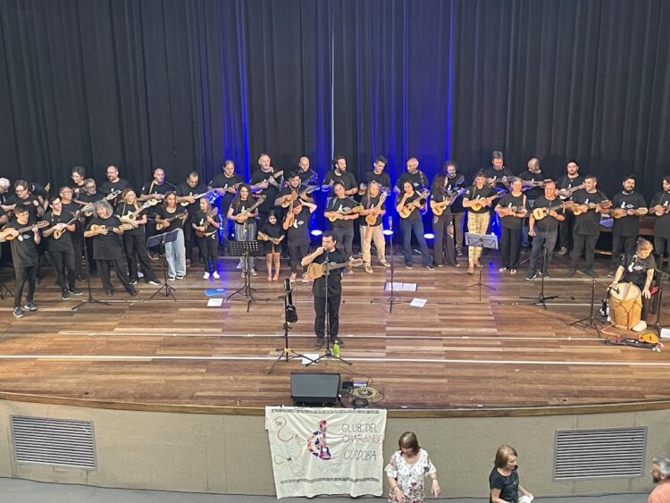 El charango canta su historia en el Concejo Deliberante