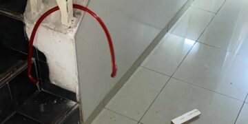 Robaron una bicicleta tras forzar la entrada de un edificio en pleno centro El ladrón ingresó tras violentar la entrada y se llevó una bicicleta durante la madrugada.