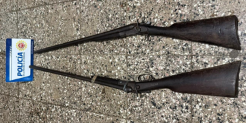 Las escopetas de doble caño calibre 16 incautadas.