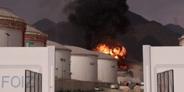 Más de 100 desaparecidos tras el hundimiento de un buque de guerra iraní Más de 100 desaparecidos tras el hundimiento de un buque de guerra iraní