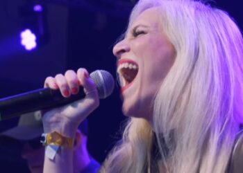 Luciana Palacios: la voz fundamental que trasciende la «misa» ricotera