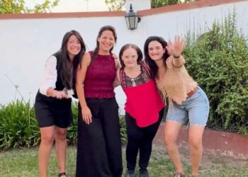 Juntas desde la infancia, Noe y sus amigas buscan cumplir un deseo especial vinculado a su artista favorito.