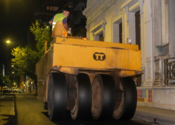 La Municipalidad de Córdoba y la Provincia realizaron tareas de fresado y asfaltado durante la madrugada para evitar congestiones.