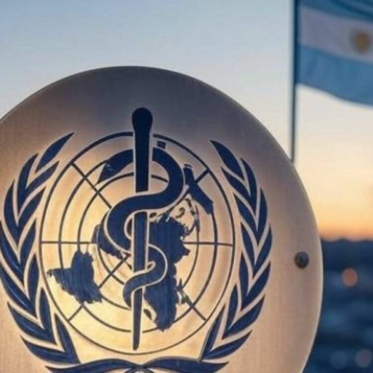 La OMS advirtió que la salida de Argentina del organismo podría debilitar su seguridad sanitaria y afectar su vínculo con la cooperación internacional en salud.
