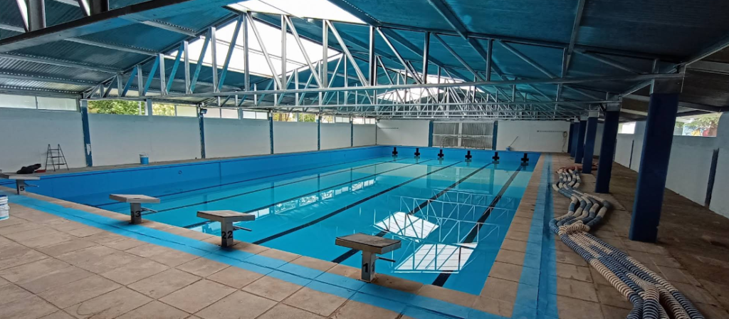 La familia de la niña fallecida en la pileta de un club de Oliva contó su versión y pidió justicia La pileta del Club Atlético Vélez Sarsfield de Oliva donde ocurrió el hecho.