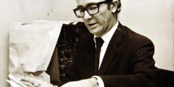 A 49 años de su asesinato, Rodolfo Walsh sigue siendo símbolo del periodismo comprometido: una vida atravesada por la escritura, la denuncia y la decisión de no callar frente al terrorismo de Estado.