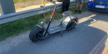 Circulaba por la circunvalación en un scooter eléctrico, un tipo de vehículo no habilitado para transitar en autovías y autopistas.