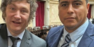 El presidente Javier Milei junto al gobernador de Santa Cruz, Claudio Vidal