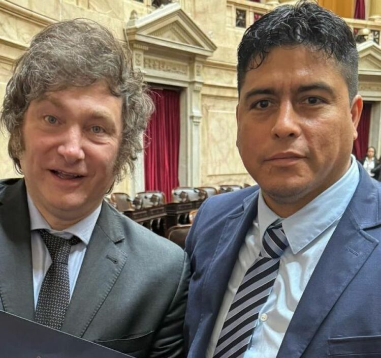 El presidente Javier Milei junto al gobernador de Santa Cruz, Claudio Vidal