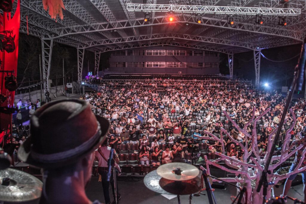 "¿Eventos colmados de público en plena crisis?"