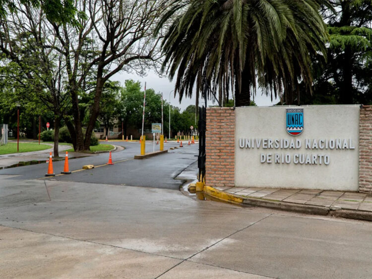 Un estudiante de 19 años fue hallado sin vida en las residencias de la UNRC y se investigan las causas de su fallecimiento.