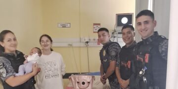 Una bebé fue asistida a tiempo por la policía tras un episodio de ahogamiento