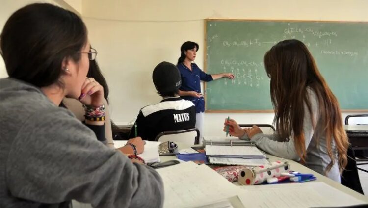 Ante hechos que afectan a estudiantes y docentes, el sindicato exigió medidas coordinadas.