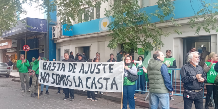 ATE jornada nacional de lucha en Córdoba con protesta y olla popular