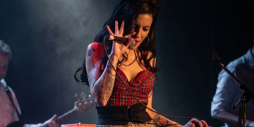 Amy’s Monkeys inicia su gira con un emotivo tributo a Amy Winehouse en el Real