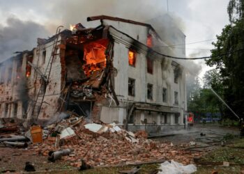 Ataques rusos diurnos dejaron un saldo de 19 muertos y decenas de heridos en Ucrania