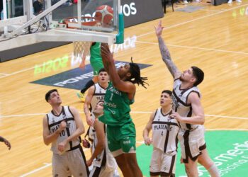 Atenas festejó frente a Platense en un duro choque y sigue soñando con la salvación