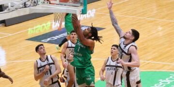 Atenas festejó frente a Platense y sigue soñando con la salvación