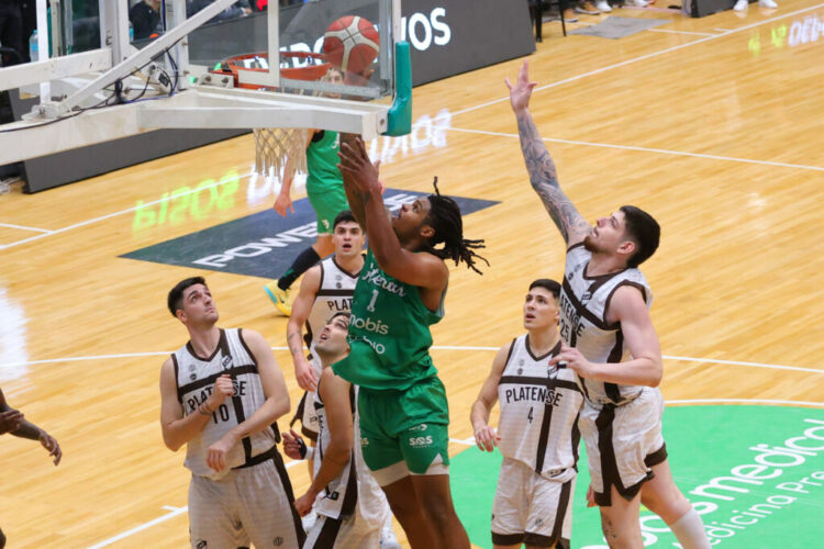 Nakye Sanders fue clave en el triunfo del Griego.