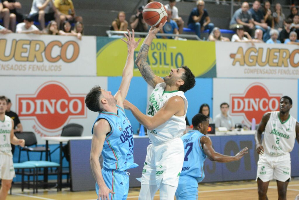 Atenas ganó, pero deberá jugar el repechaje por la permanencia