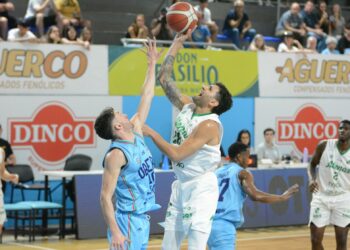 Atenas ganó, pero deberá jugar el repechaje por la permanencia