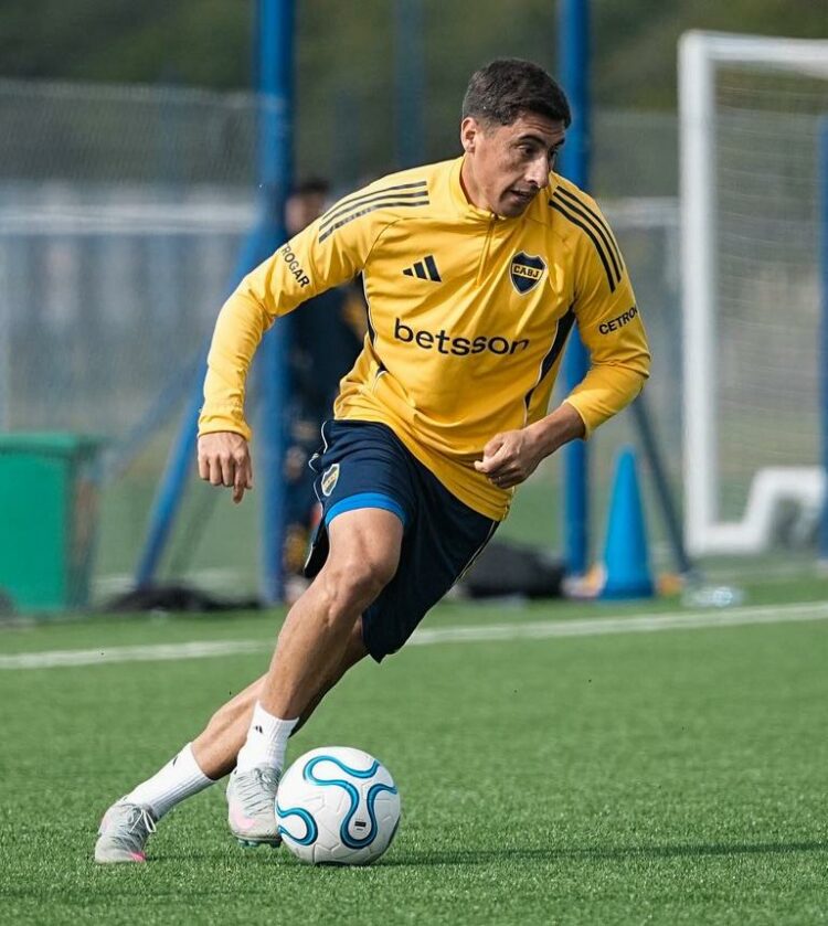 Miguel Merentiel compartiría la dupla ofensiva junto a Adam Bareiro.