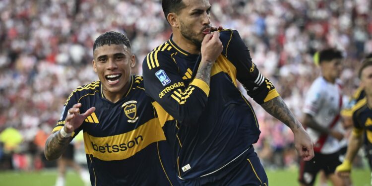Leandro Paredes marcó su primer gol en un superclásico.