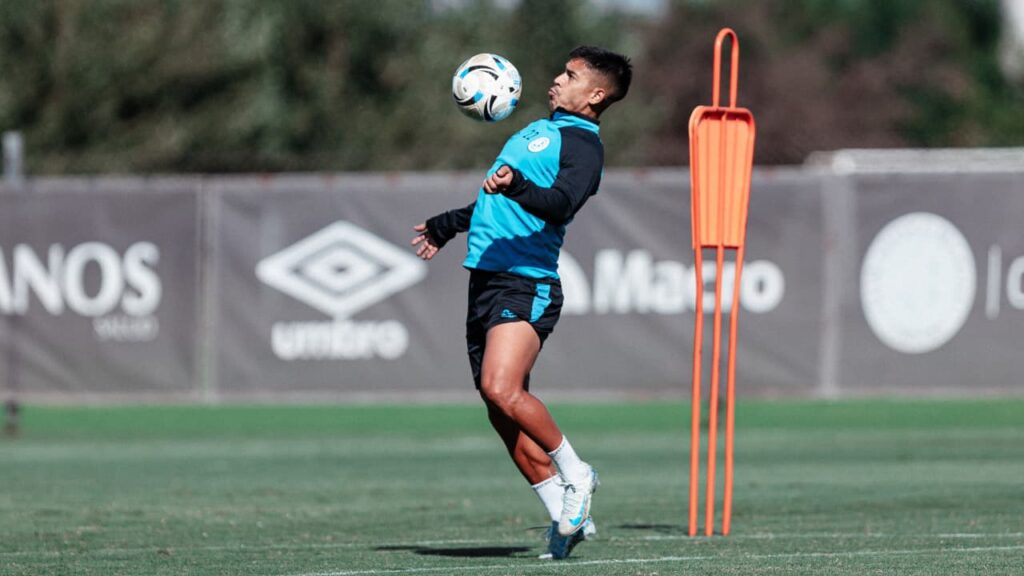 Cambios en el once de Belgrano: Zielinski no podrá contar con todos los titulares