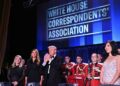 Donald Trump en la cena de la Asociación de Corresponsales. Foto de Reuters.